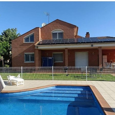 Casa Con Jardin Y Piscina Privada. Villa Santa Eulalia de Ronsana Exterior photo