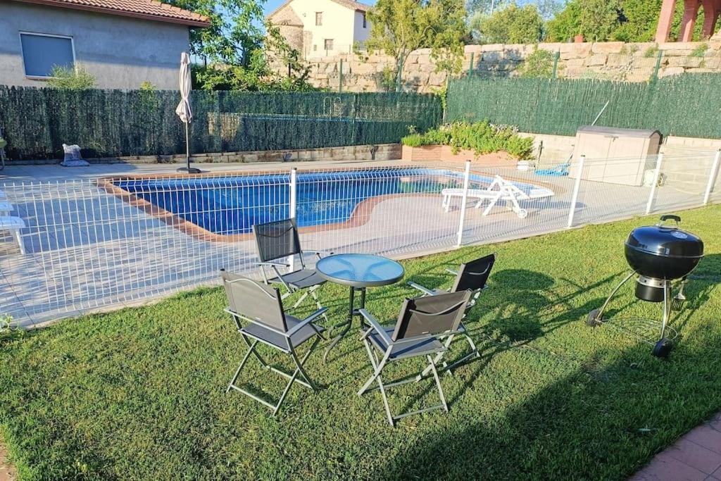 Casa Con Jardin Y Piscina Privada. Villa Santa Eulalia de Ronsana Exterior photo